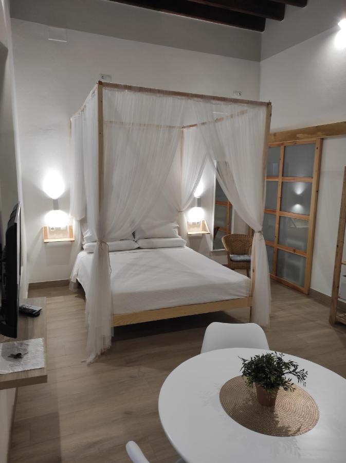 צ'יפיונה Apartamentos Turisticos Casa De Los Balcones מראה חיצוני תמונה